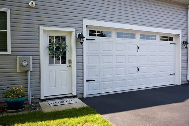24/7 Emergency Garage Door Panel Replacement experts in Booneville, MS